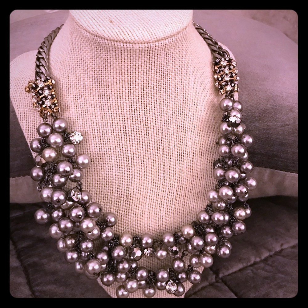 Stella & Dot Pearl bib necklace